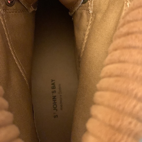 St John’s Bay Size 6.5 Medium.  Like new condition. - Picture 9 of 9